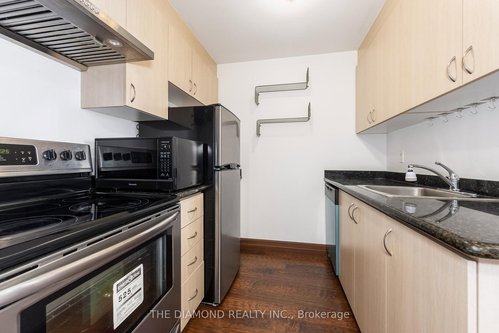 15 Maplewood Avenue, Unit PH 5 - Photo 4