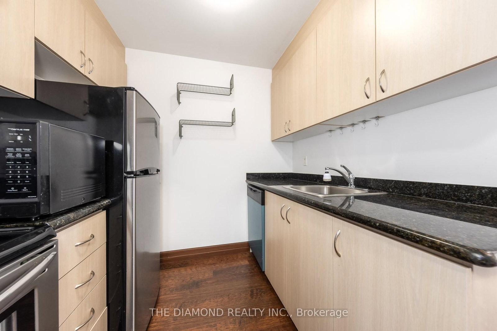 15 Maplewood Avenue, Unit PH 5 - Photo 5