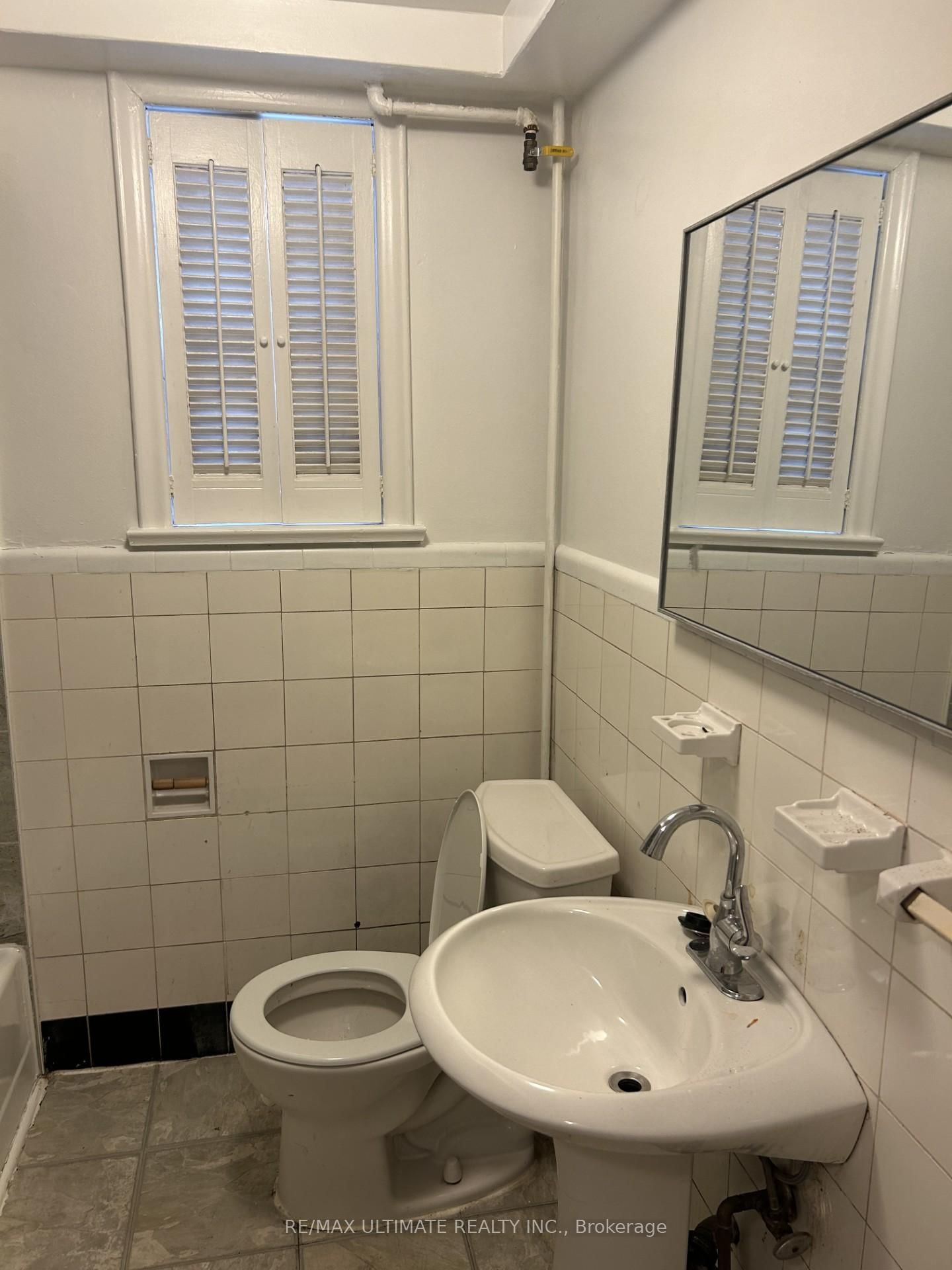 19 Castlefield Avenue, Unit 1 - Photo 2