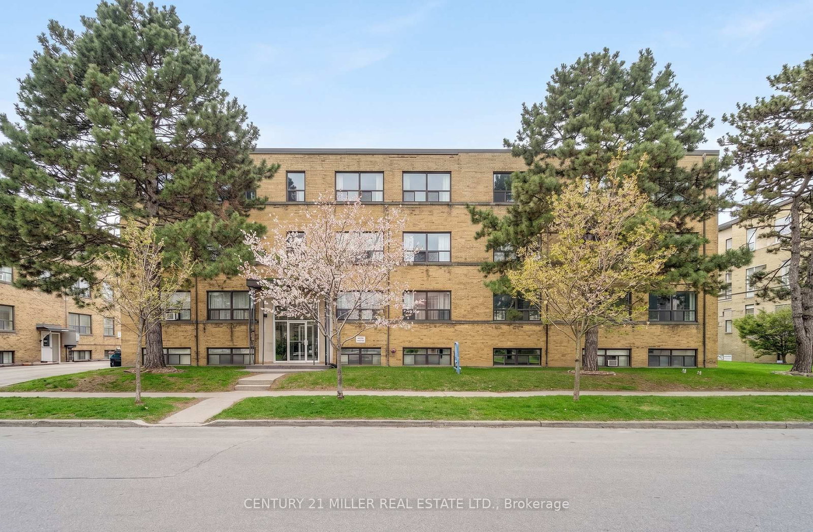 6 Saranac Boulevard, Unit 2