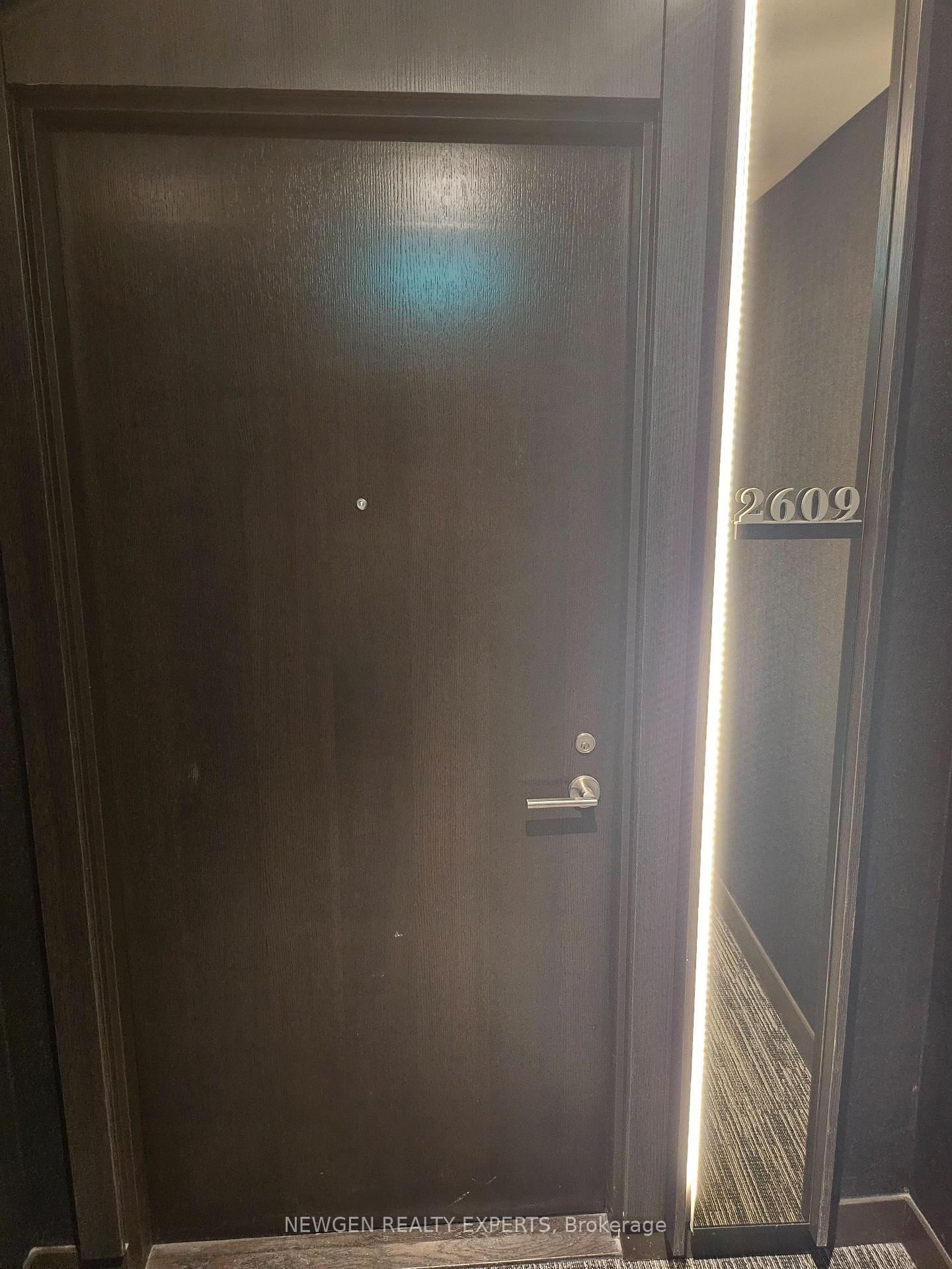 11 Yorkville Avenue, Unit 2609