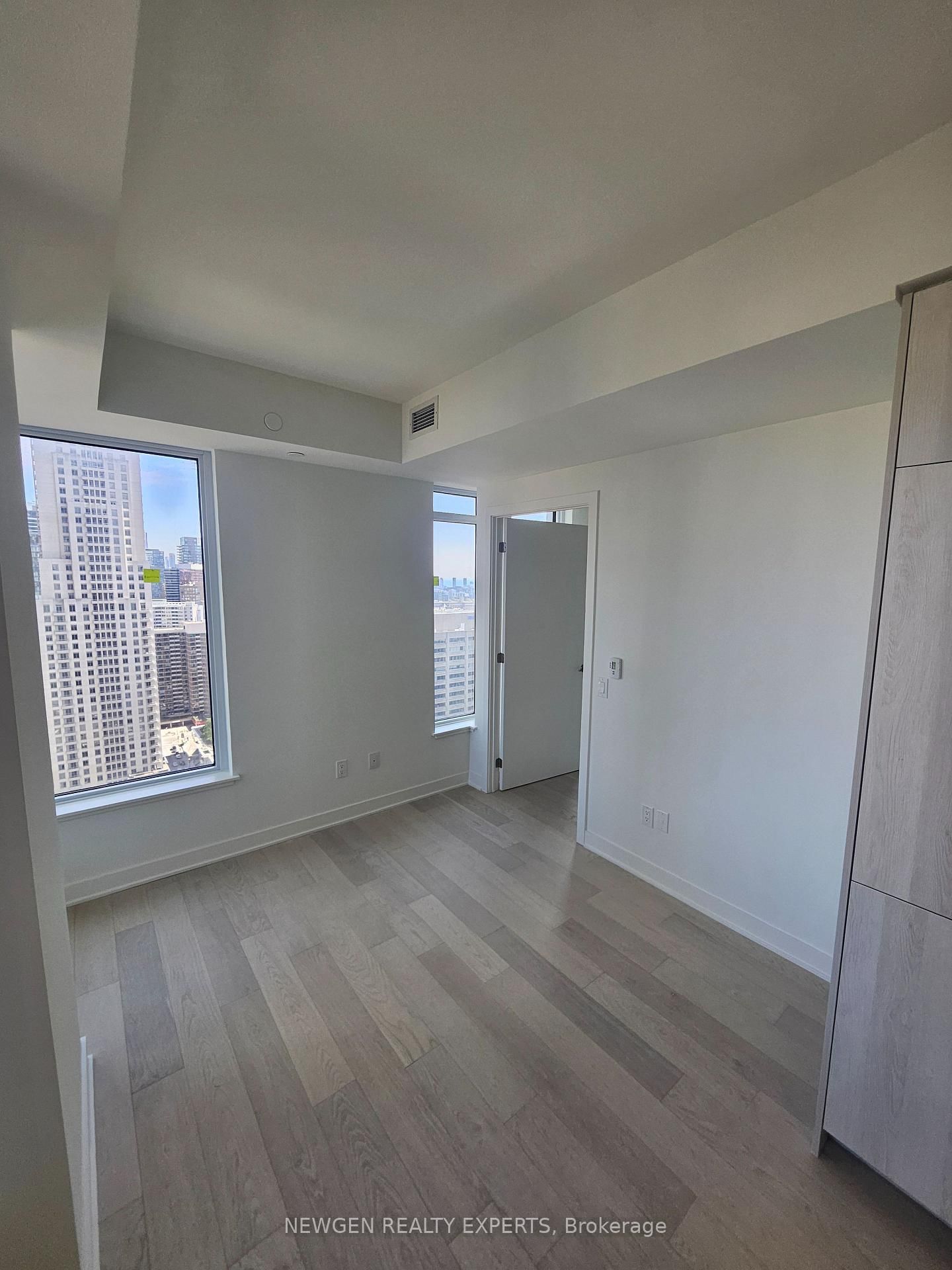 11 Yorkville Avenue, Unit 2609 - Photo 10