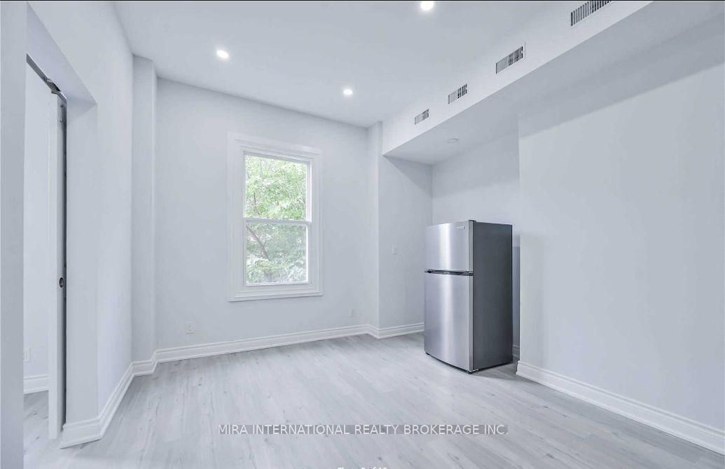 414 Dundas Street E, Unit 202 - Photo 6