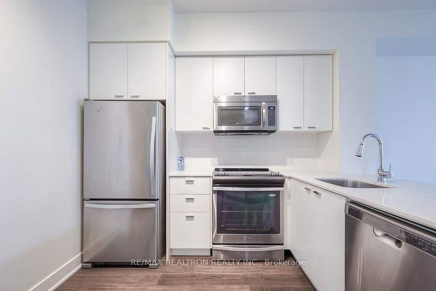 30 Roehampton Avenue, Unit 612 - Photo 10