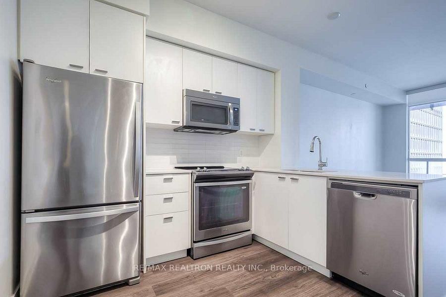 30 Roehampton Avenue, Unit 612 - Photo 11