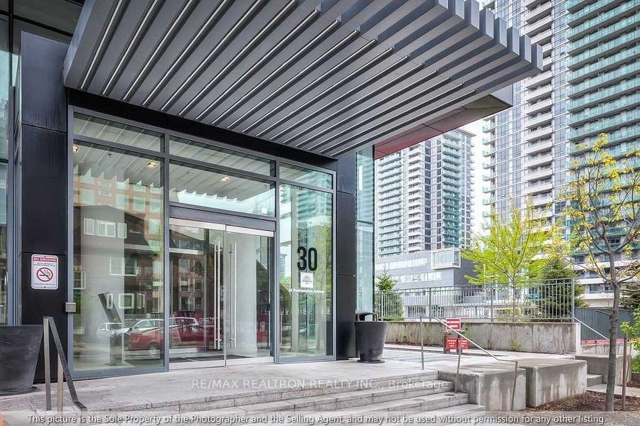 30 Roehampton Avenue, Unit 612 - Photo 2