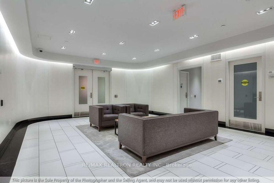 30 Roehampton Avenue, Unit 612 - Photo 20