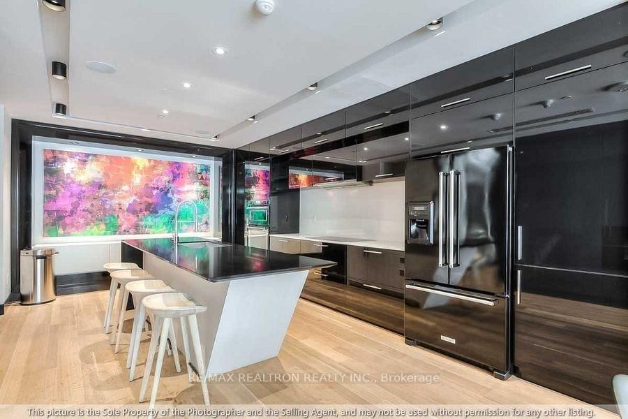 30 Roehampton Avenue, Unit 612 - Photo 23