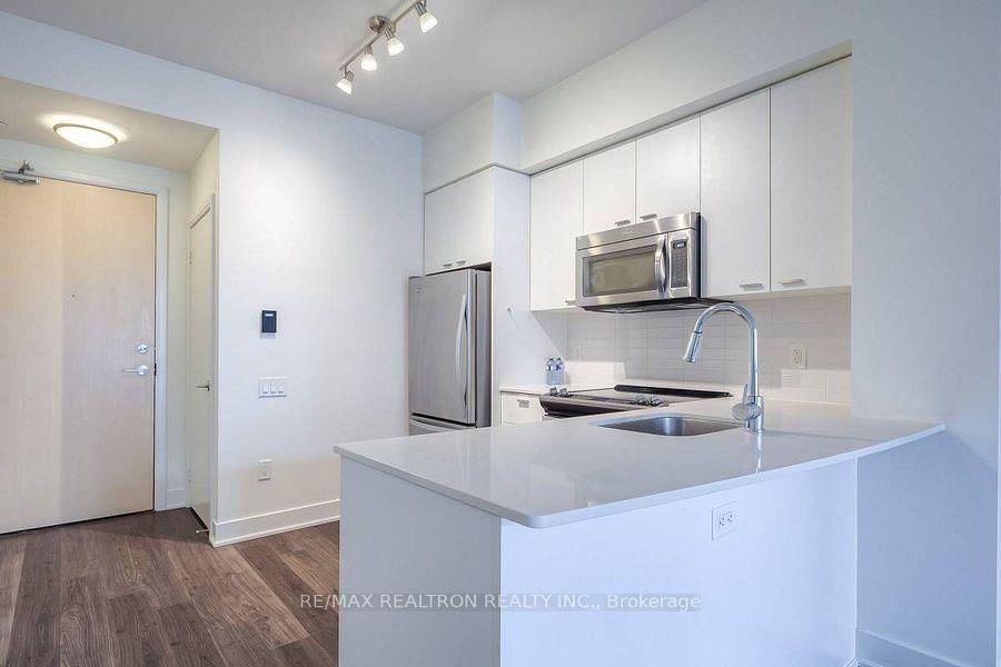 30 Roehampton Avenue, Unit 612 - Photo 8