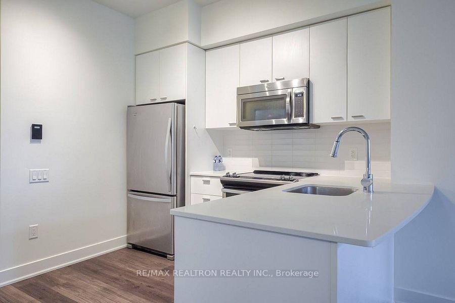 30 Roehampton Avenue, Unit 612 - Photo 9