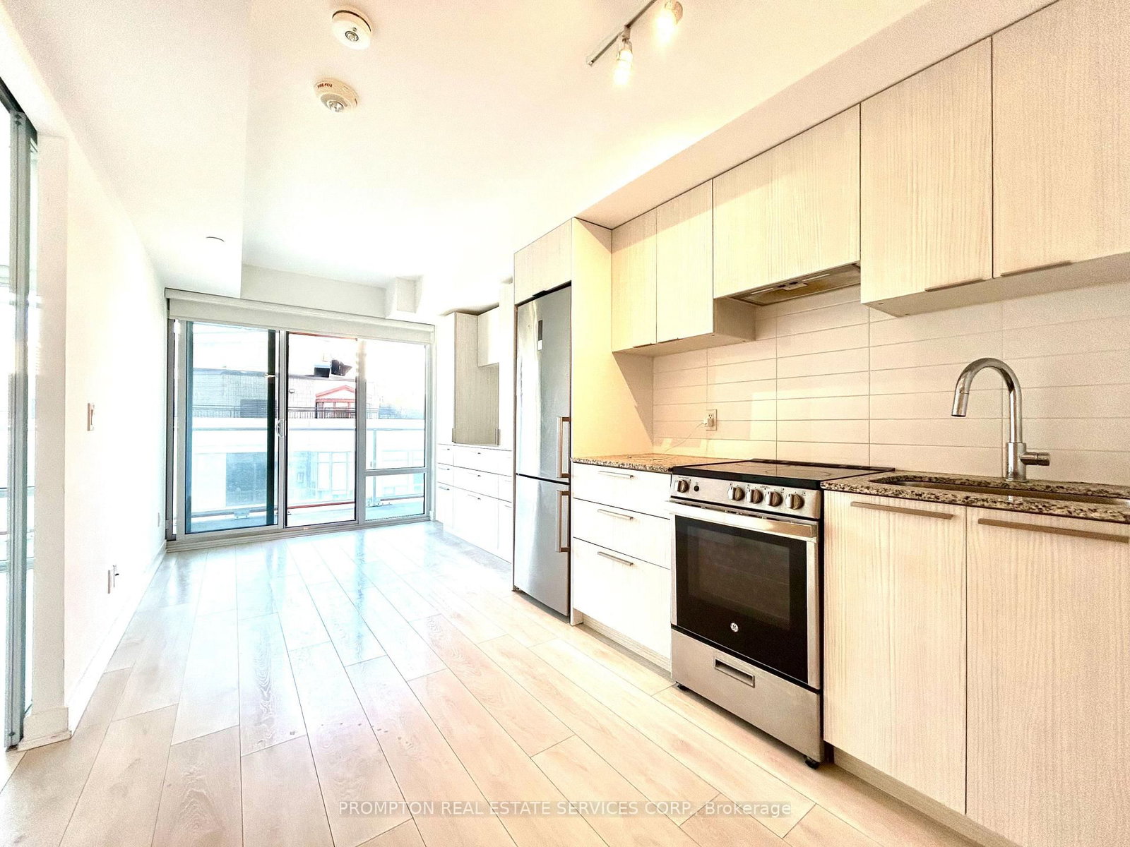 18 Maitland Terrace, Unit 1502 - Photo 4