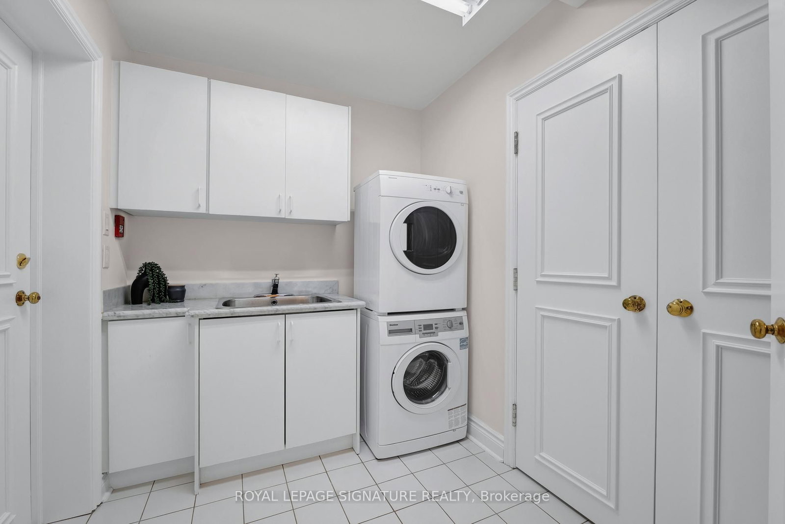 2 Doncliffe Place, Unit 201B - Photo 28
