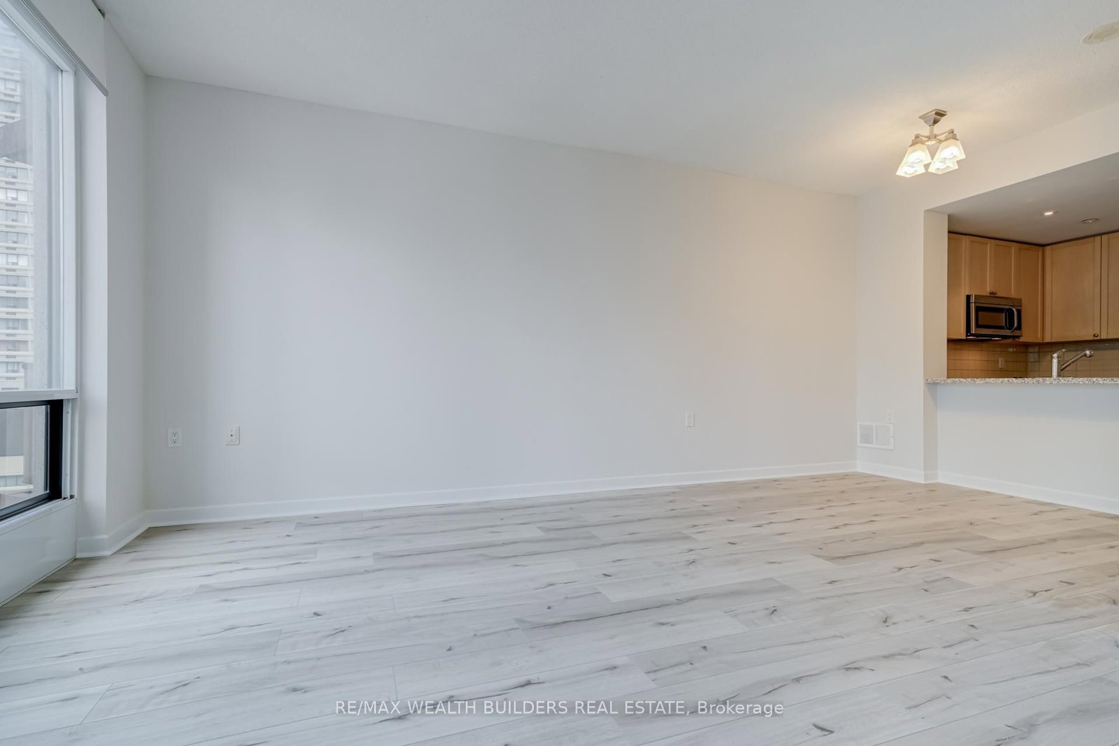 85 Bloor Street E, Unit 1912 - Photo 10