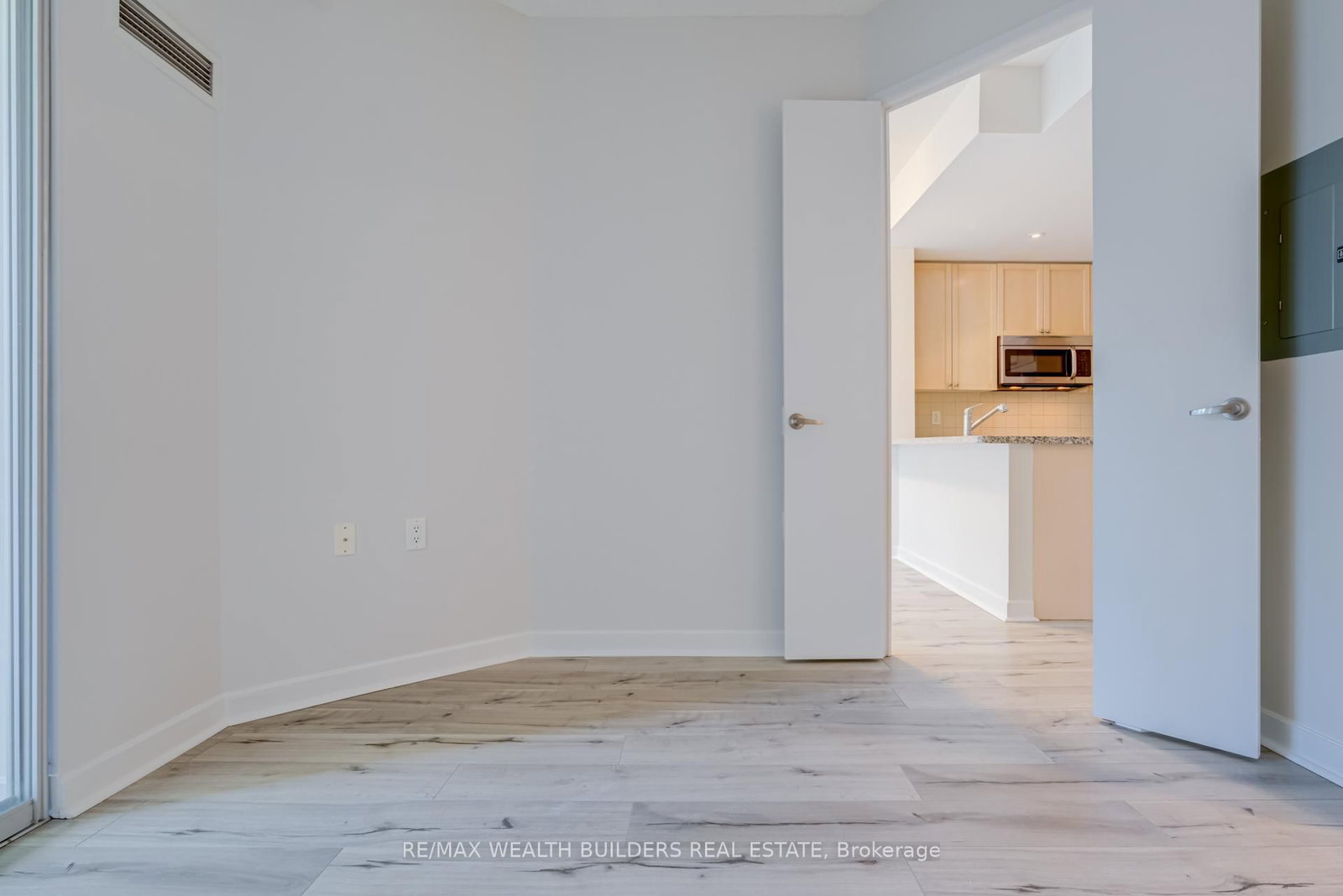 85 Bloor Street E, Unit 1912 - Photo 18