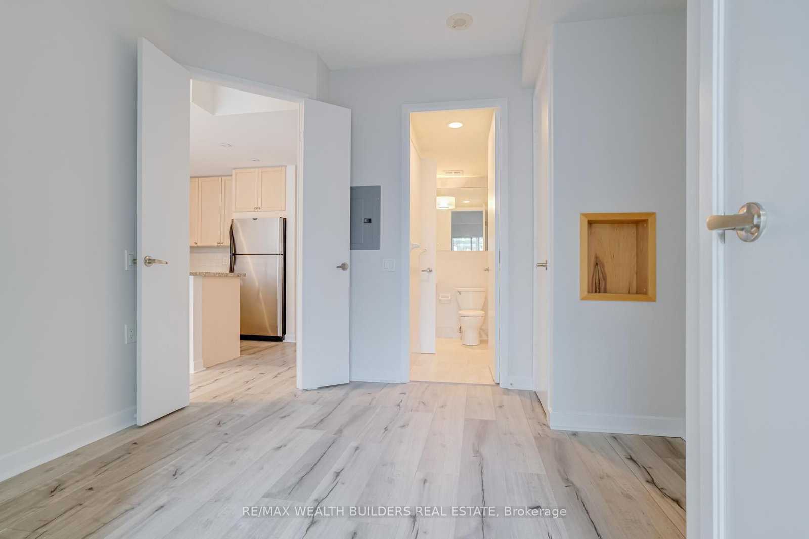85 Bloor Street E, Unit 1912 - Photo 19