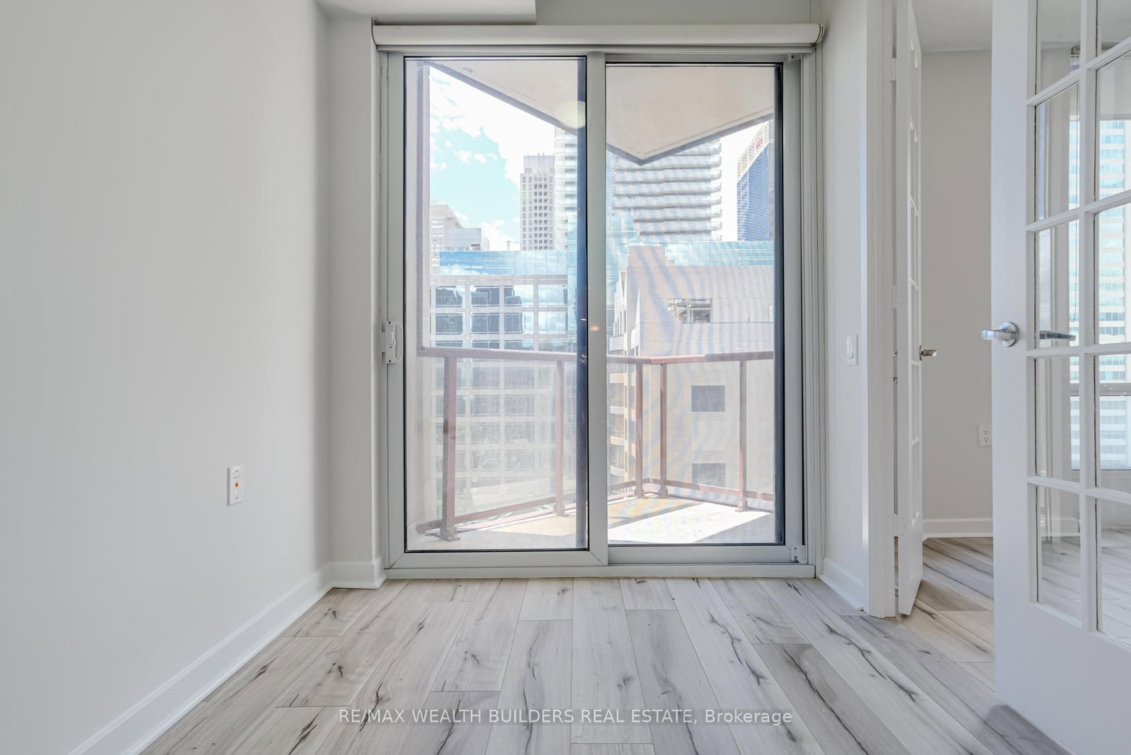85 Bloor Street E, Unit 1912 - Photo 24