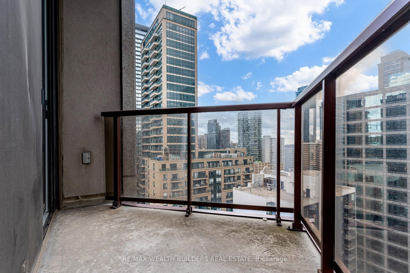85 Bloor Street E, Unit 1912 - Photo 29