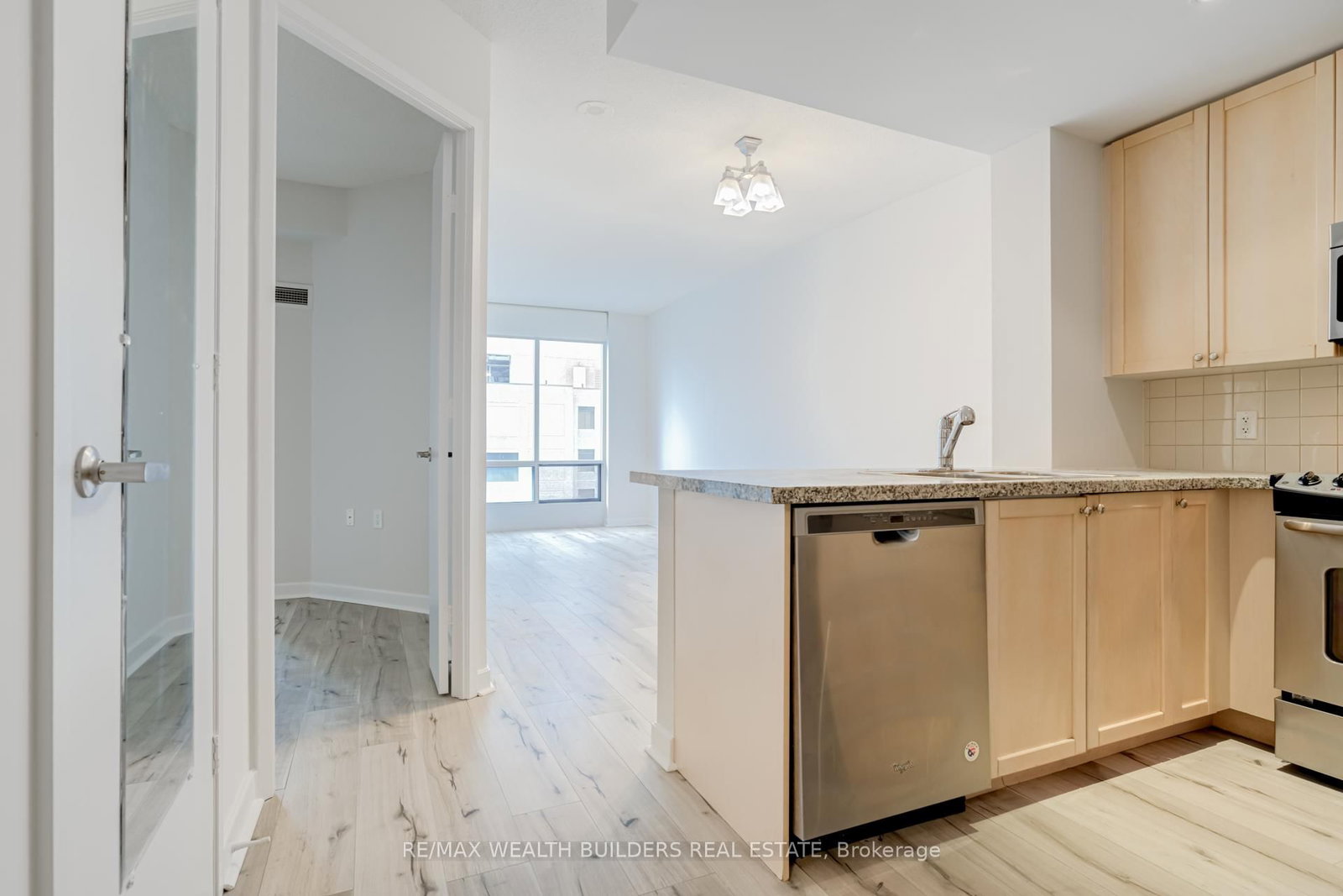 85 Bloor Street E, Unit 1912 - Photo 6