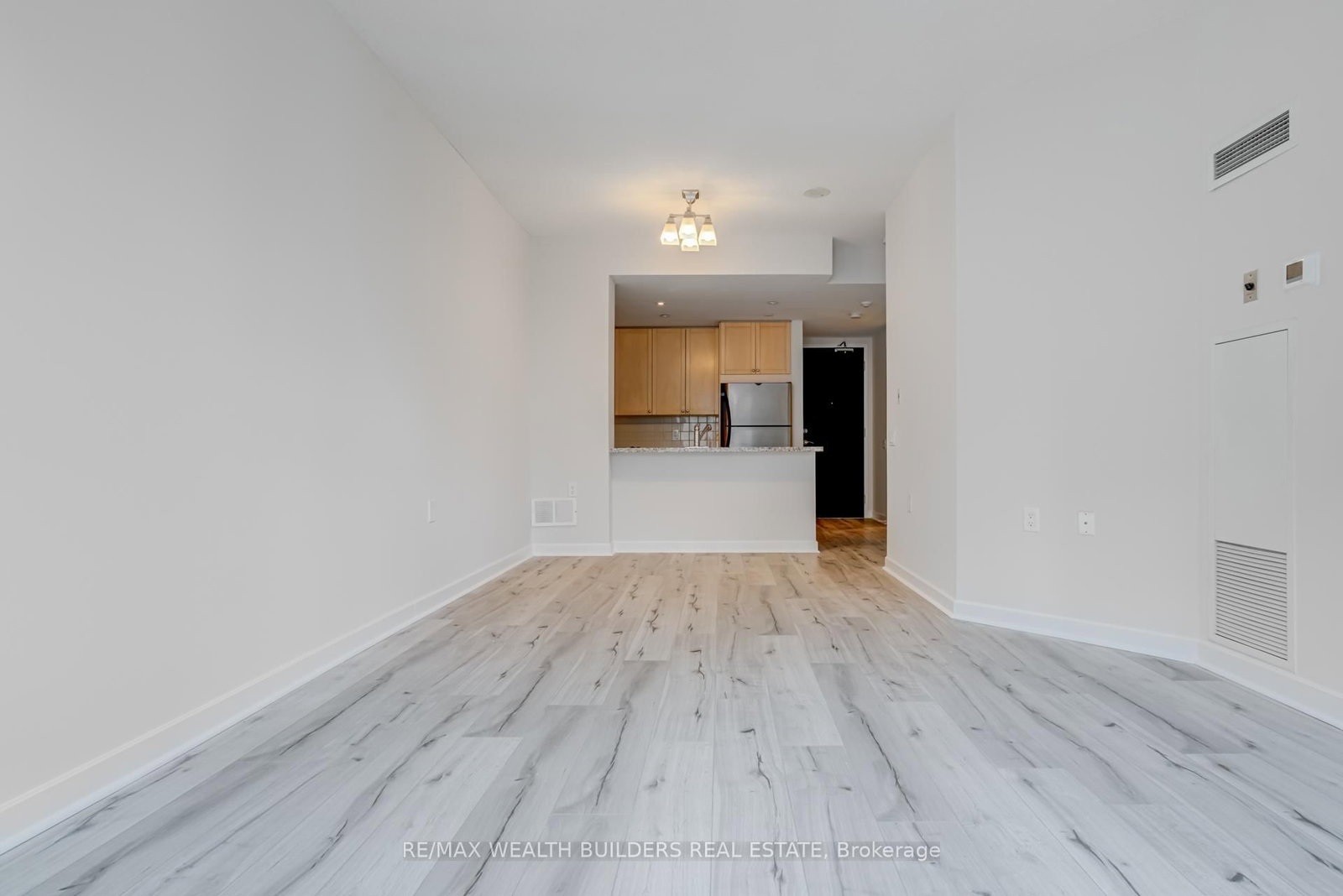 85 Bloor Street E, Unit 1912 - Photo 9