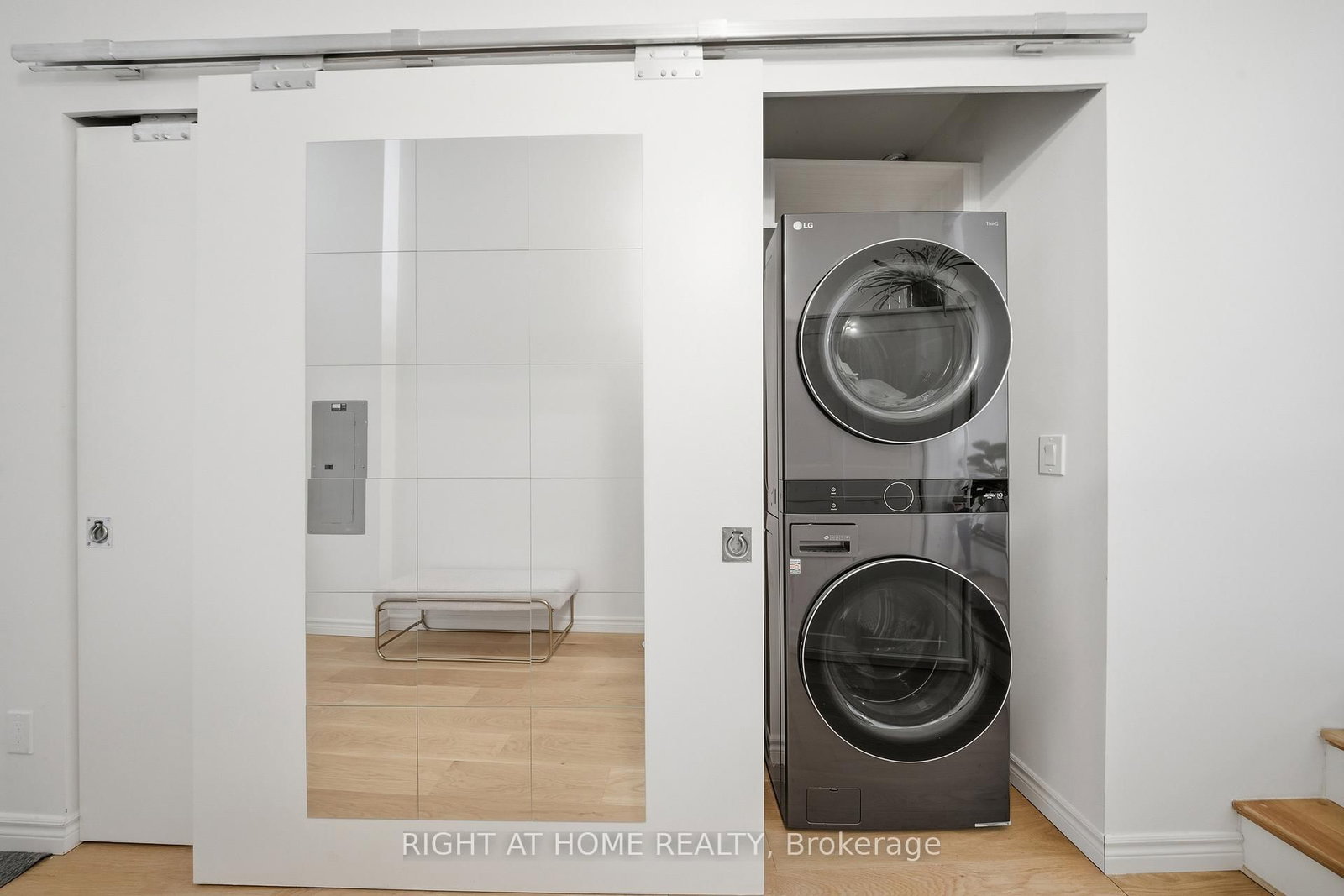 155 Dalhousie Street, Unit 1011 - Photo 4