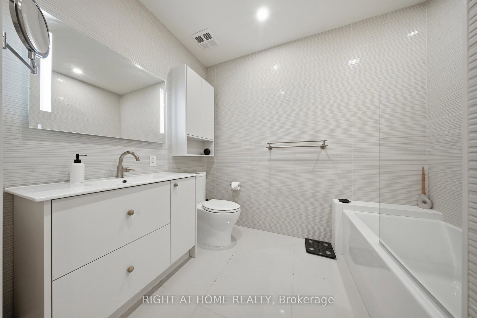 155 Dalhousie Street, Unit 1011 - Photo 6