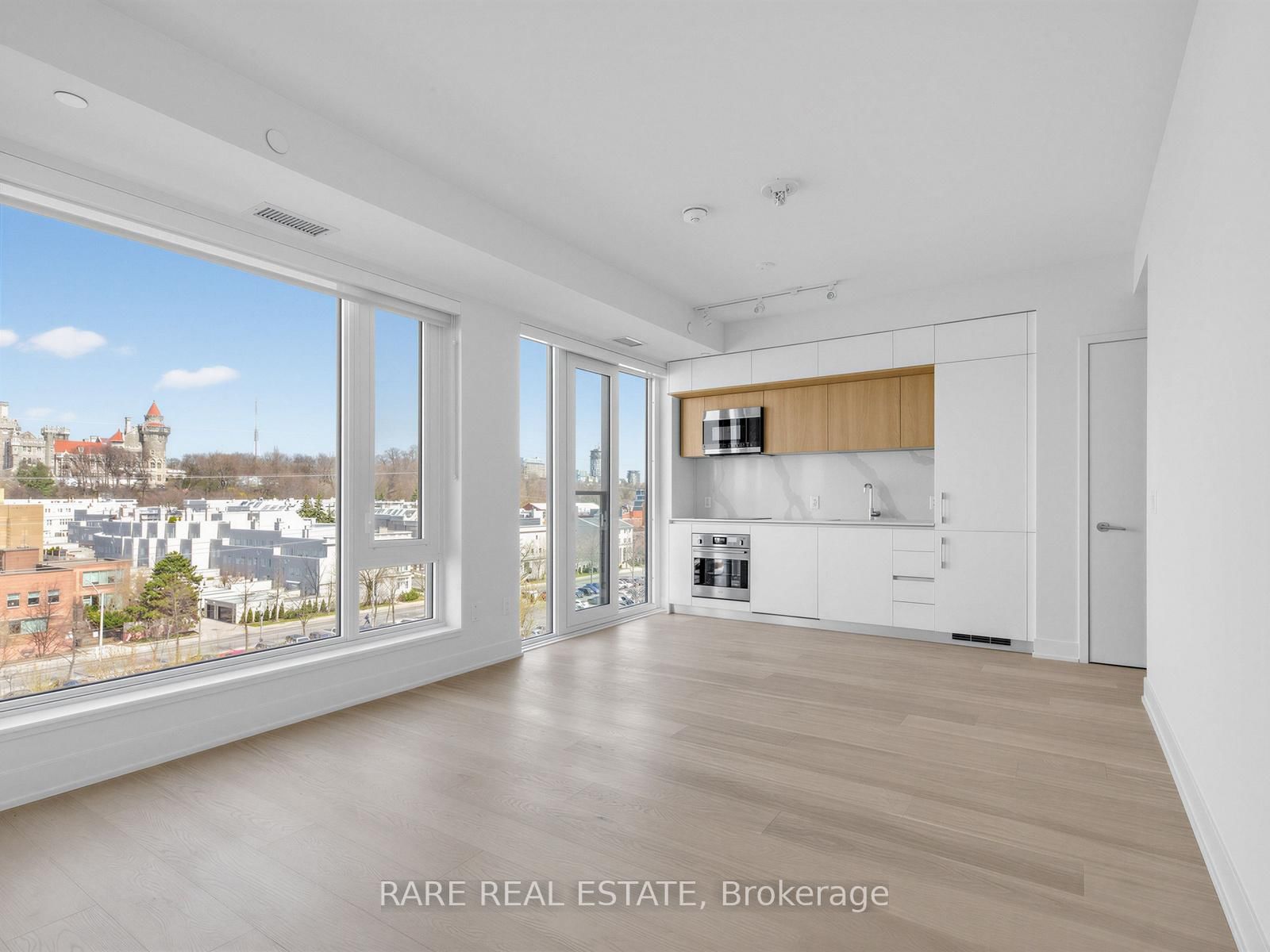 322 Dupont Street, Unit 711