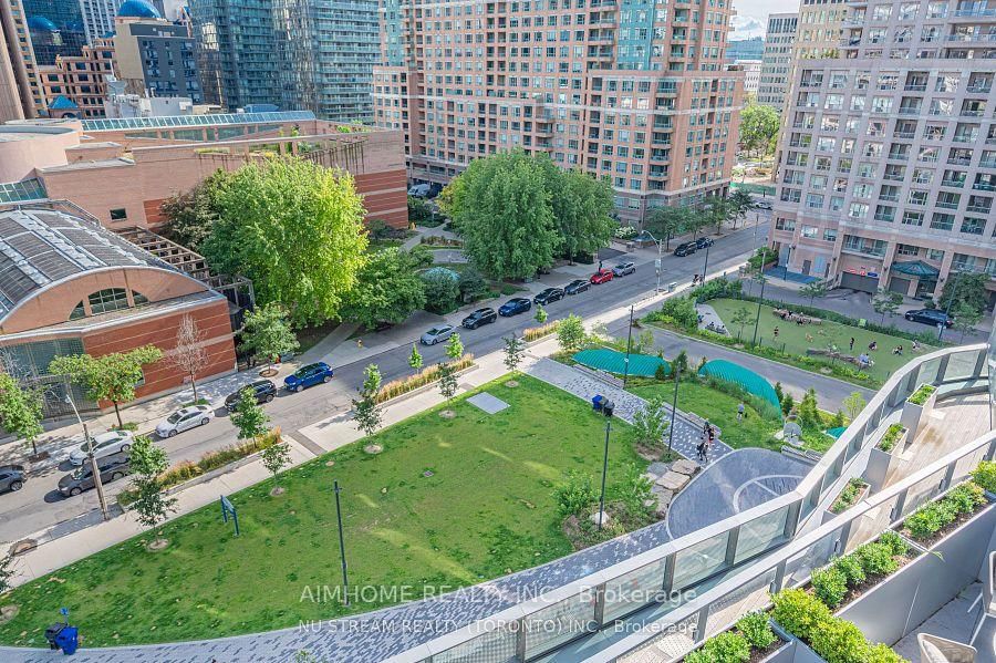 11 Wellesley Street W, Unit 605 - Photo 16