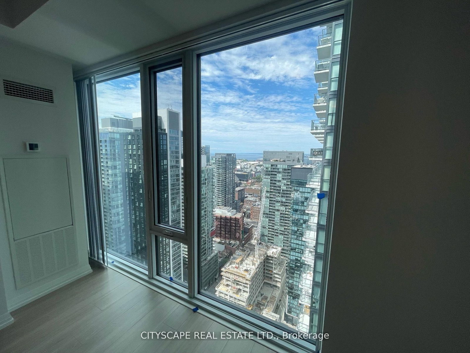 8 Widmer Street, Unit 4315 - Photo 4