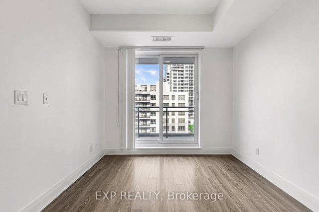401 - 17 Kenaston Gardens