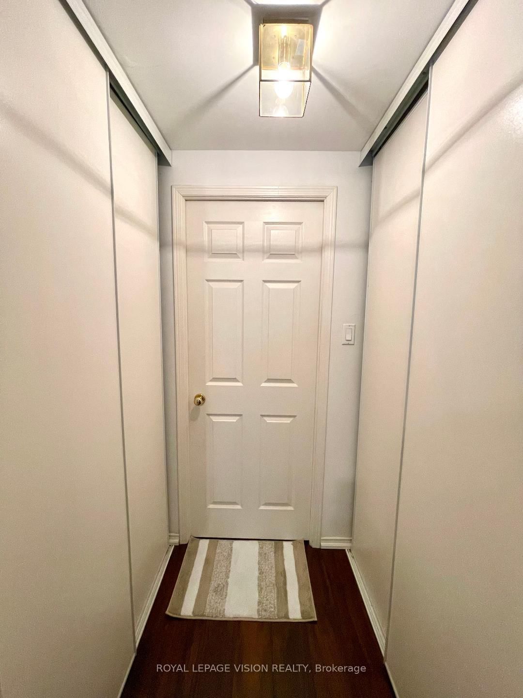 889 Bay Street, Unit 709 - Photo 7