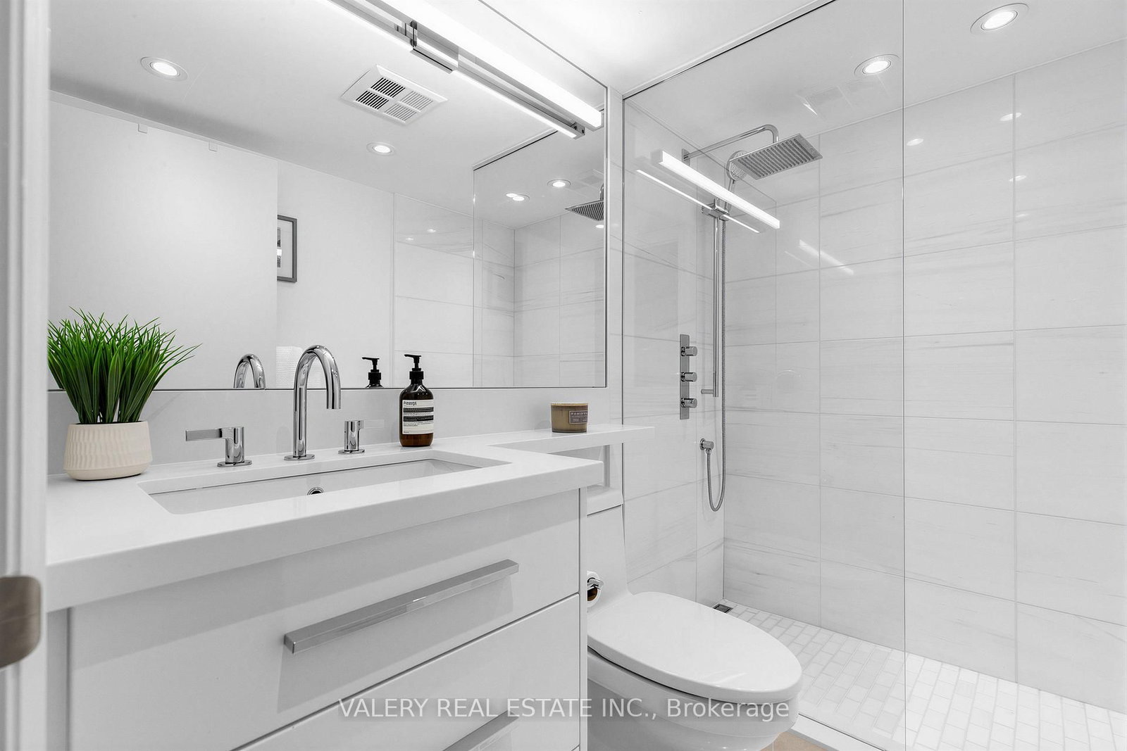 300 Bloor Street E, Unit 1009 - Photo 12
