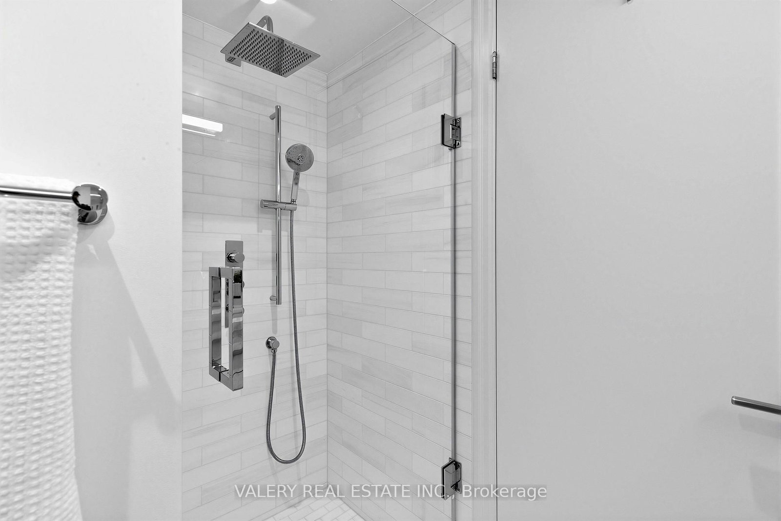 300 Bloor Street E, Unit 1009 - Photo 17