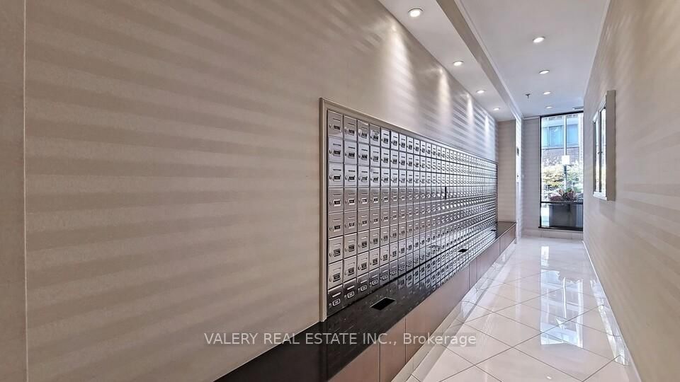 300 Bloor Street E, Unit 1009 - Photo 29
