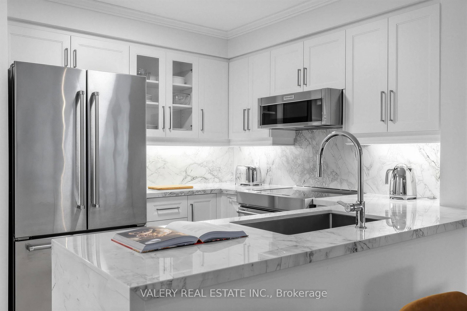 300 Bloor Street E, Unit 1009 - Photo 3