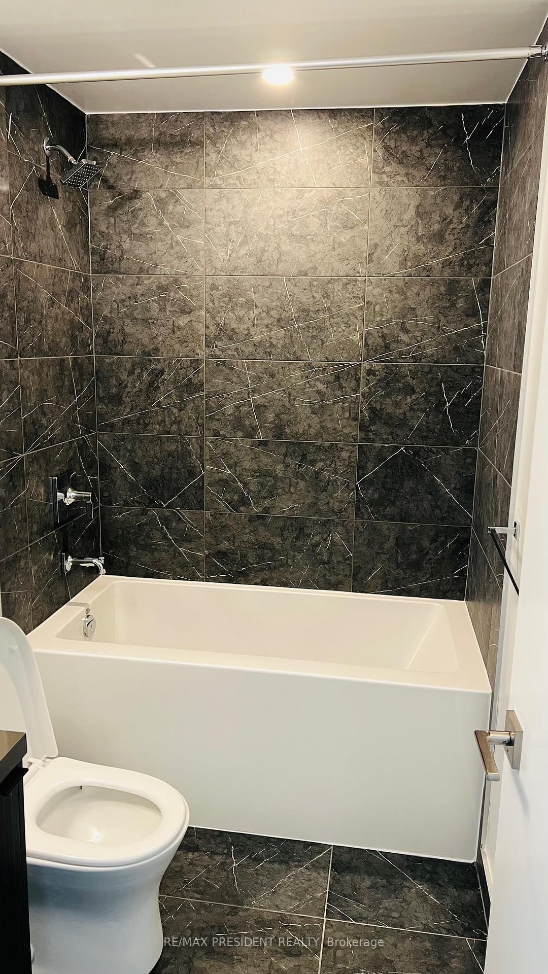 252 Church Street E, Unit 907 - Photo 11