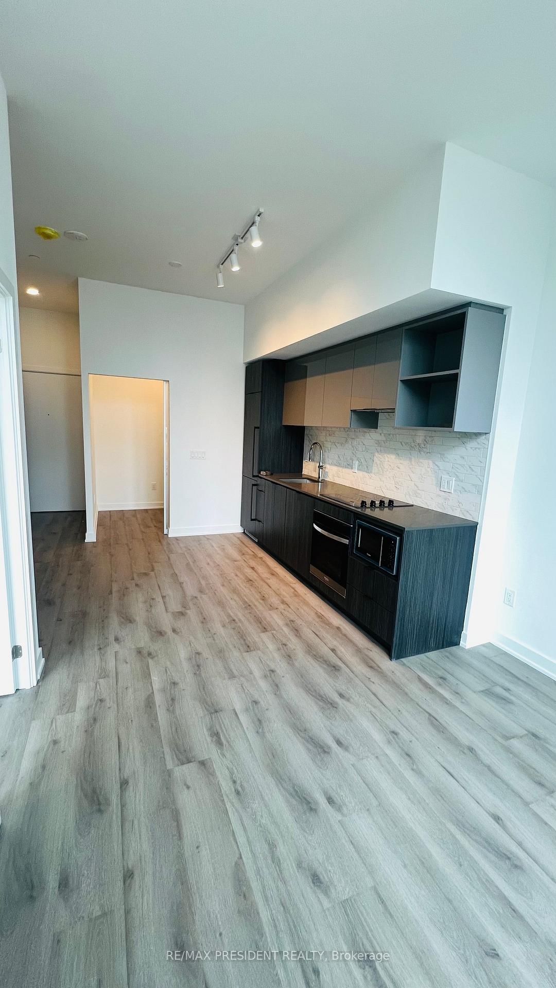 252 Church Street E, Unit 907 - Photo 16