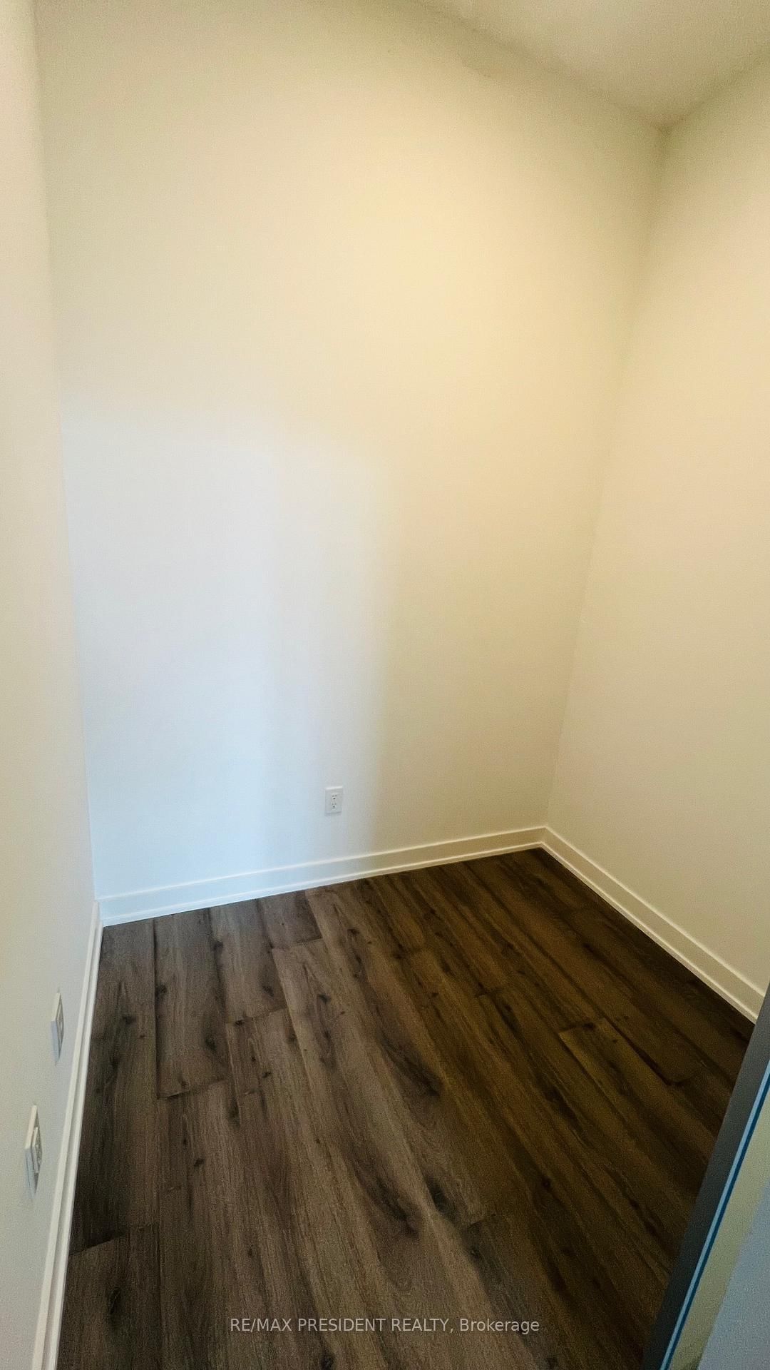 252 Church Street E, Unit 907 - Photo 6