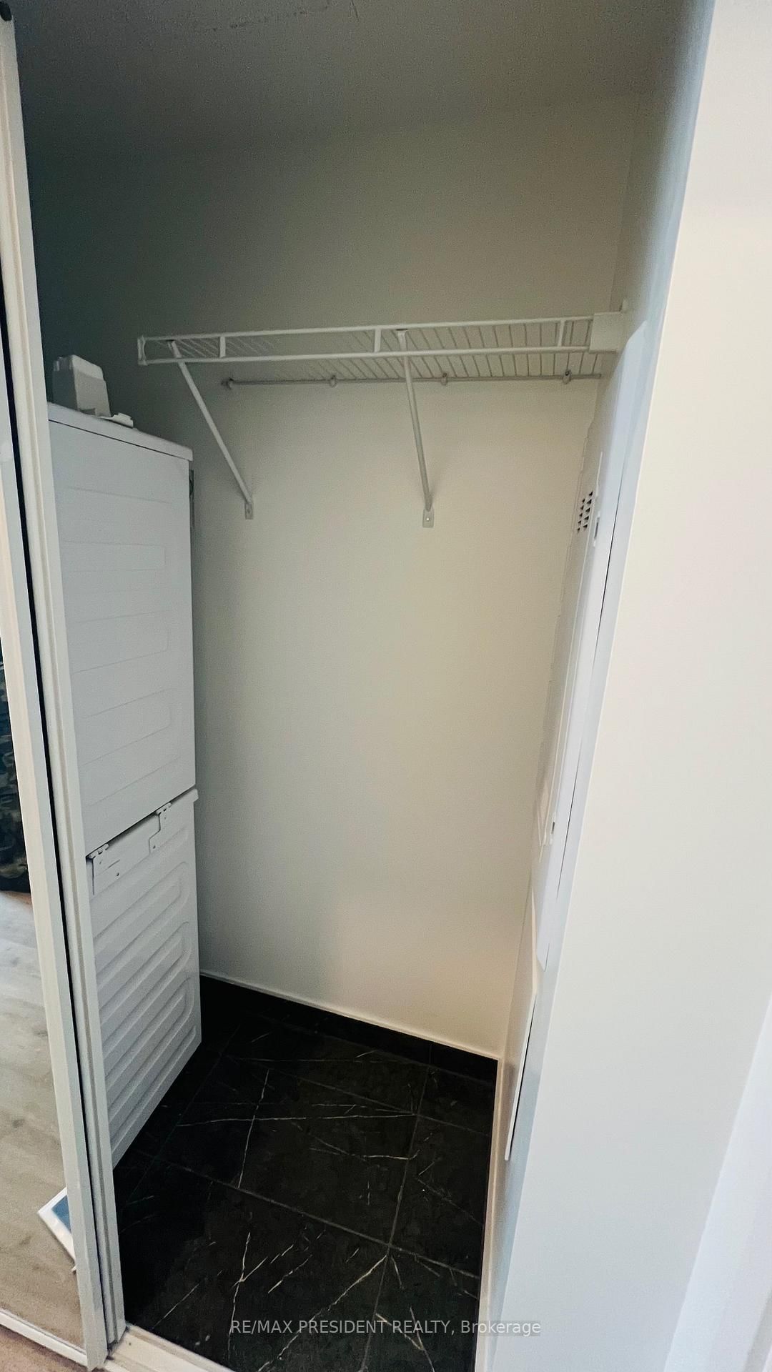 252 Church Street E, Unit 907 - Photo 9
