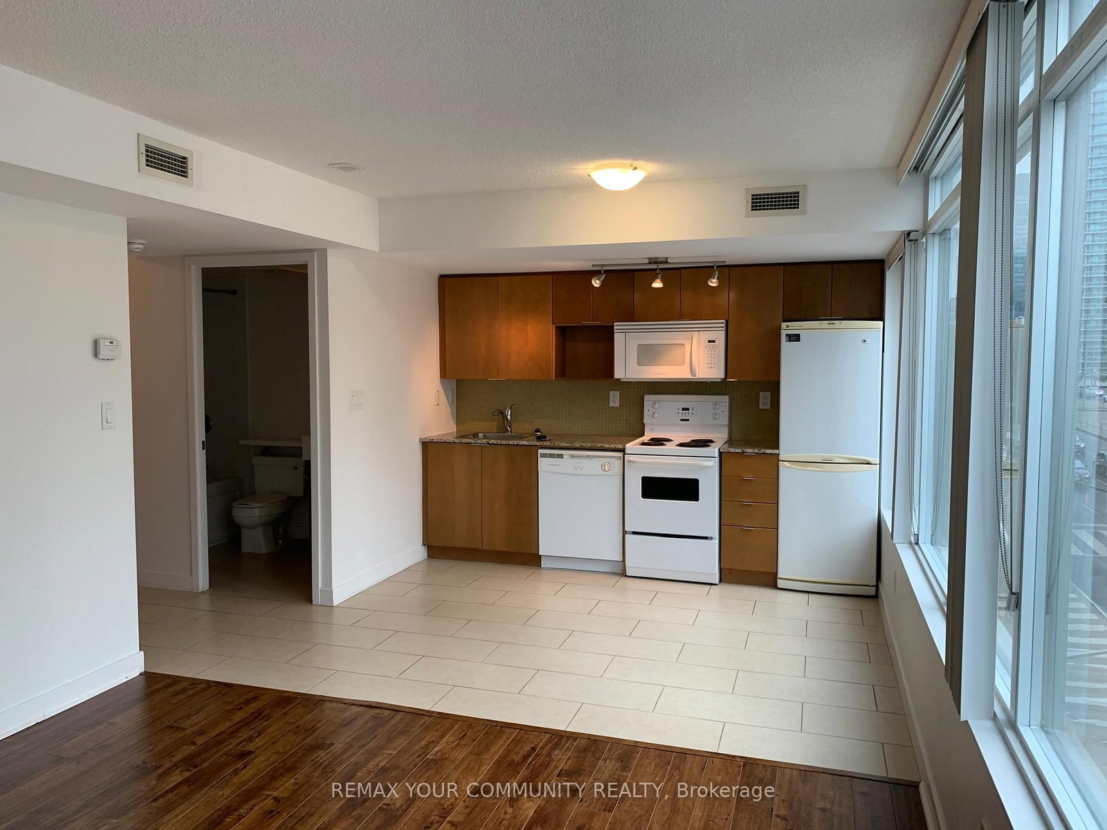 15 Brunel Court, Unit 518 - Photo 12