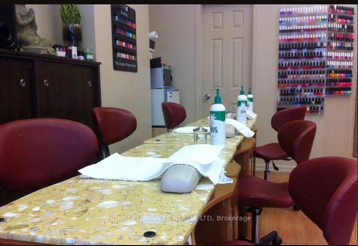 432 Richmond St Street W - Photo 2