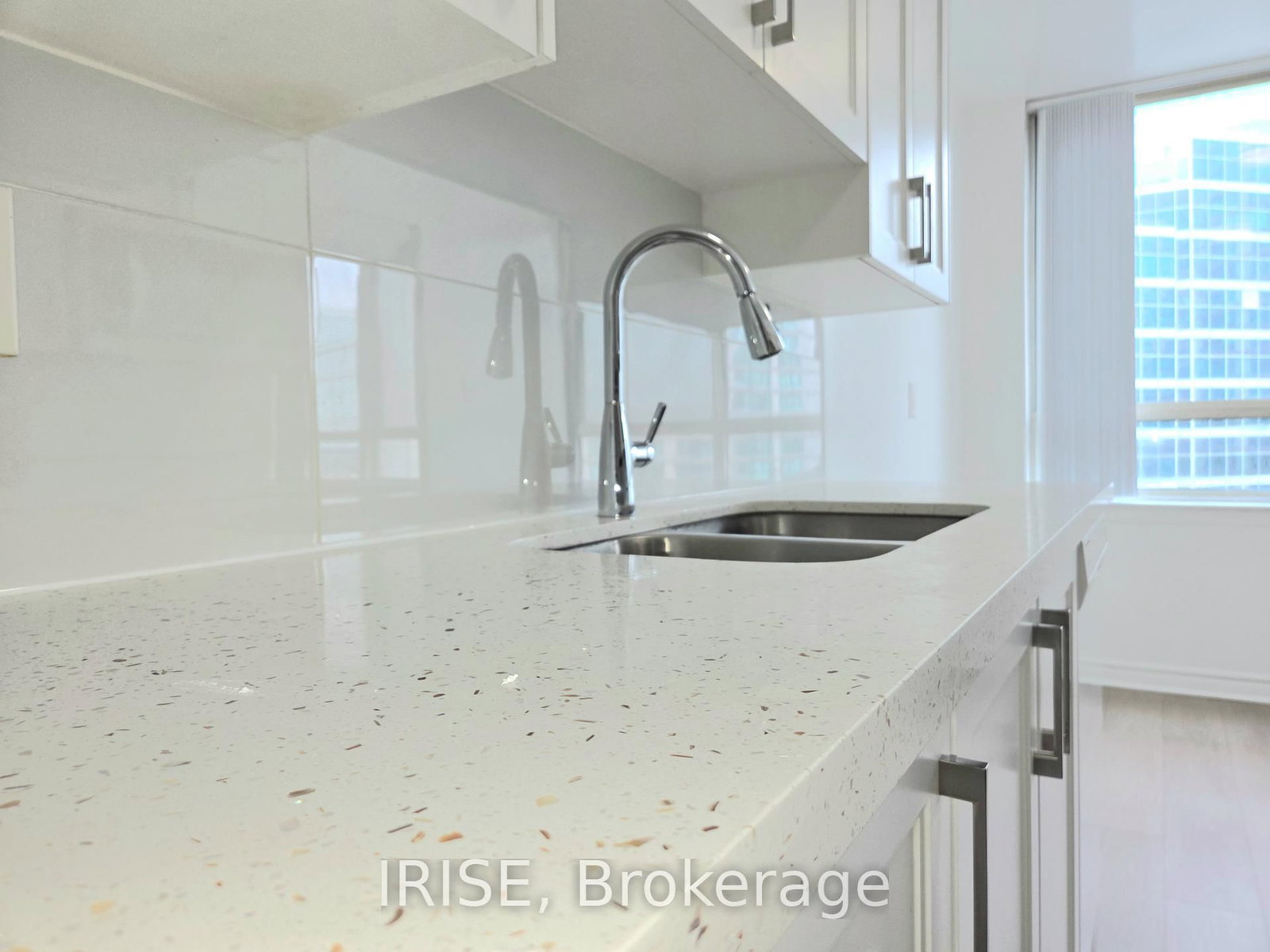 633 Bay Street, Unit 1516 - Photo 12