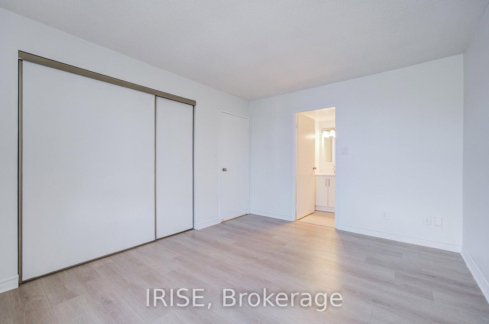 633 Bay Street, Unit 1516 - Photo 22
