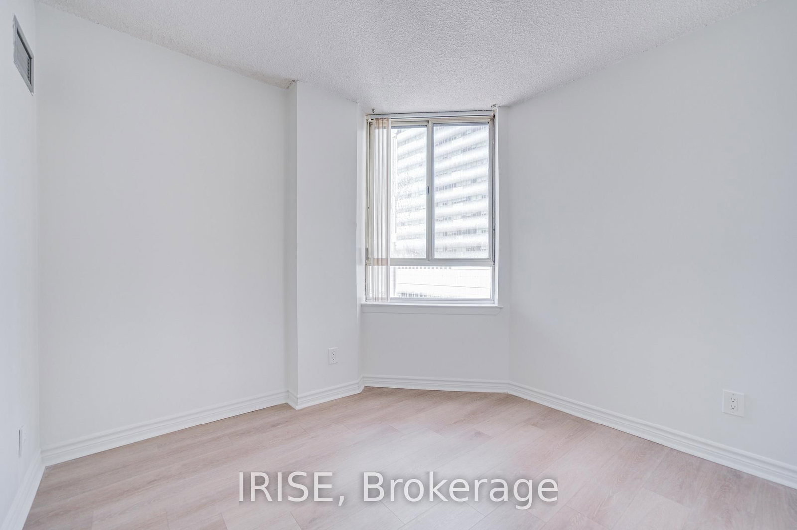 633 Bay Street, Unit 1516 - Photo 23