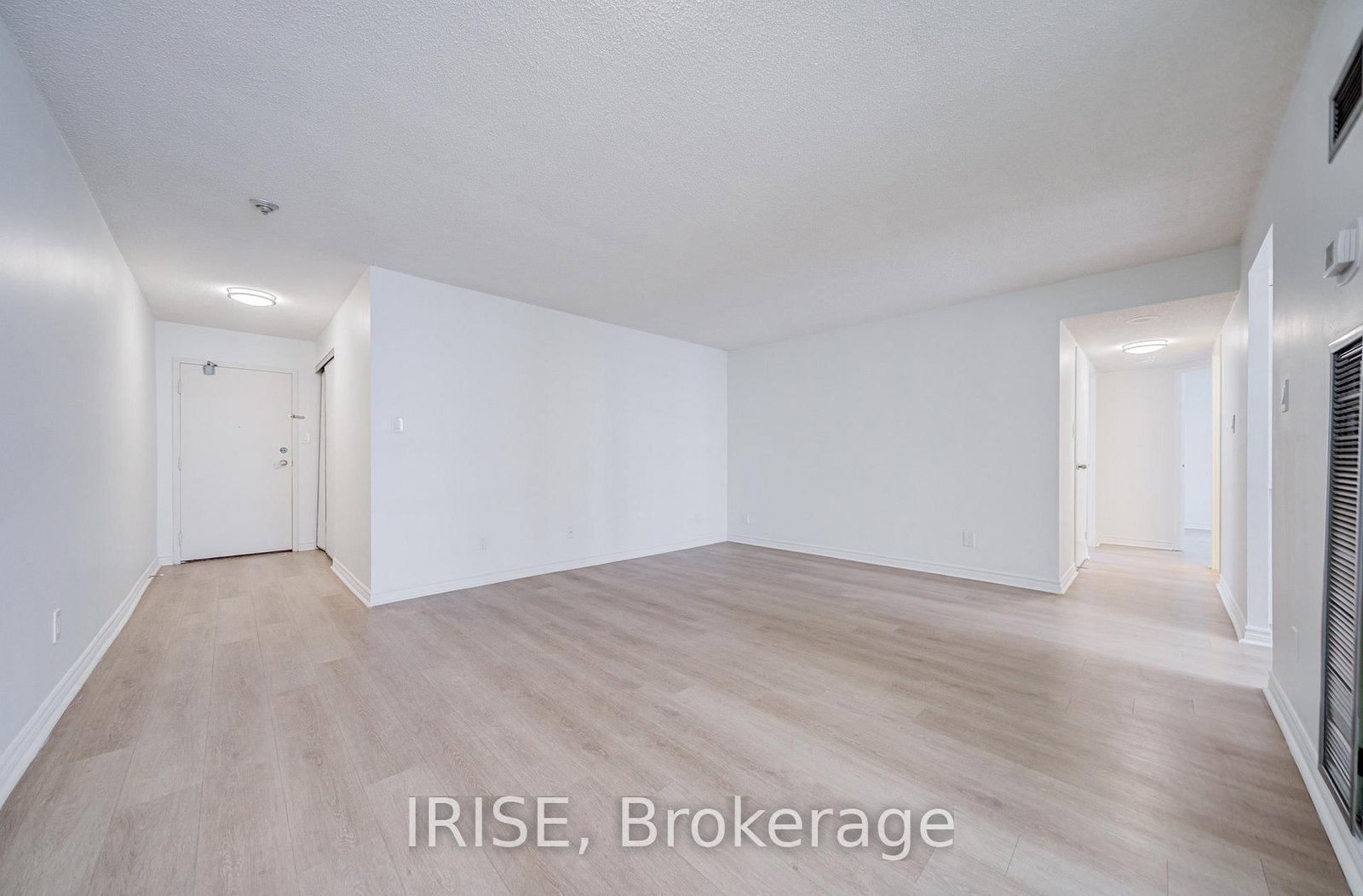633 Bay Street, Unit 1516 - Photo 3