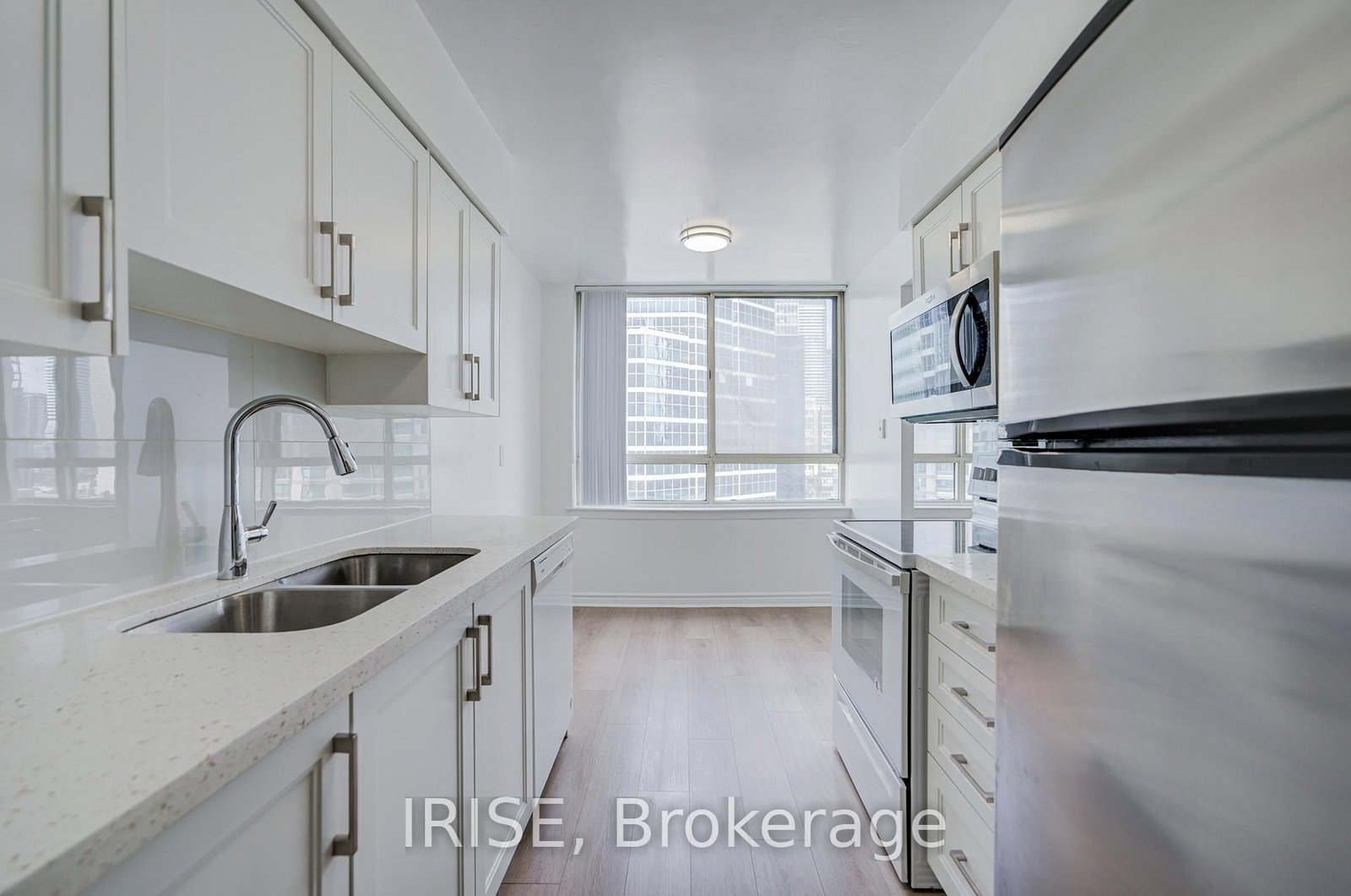 633 Bay Street, Unit 1516 - Photo 5