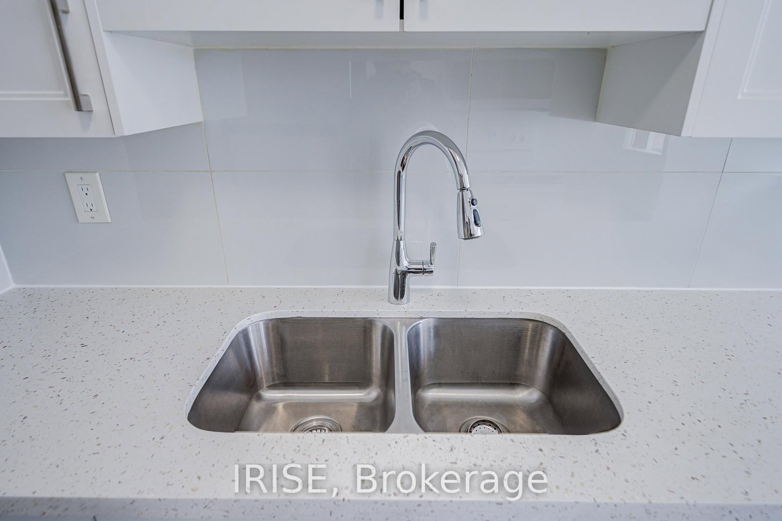 633 Bay Street, Unit 1516 - Photo 6