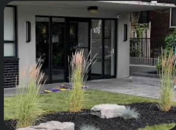 105 Raglan Avenue - Photo 2
