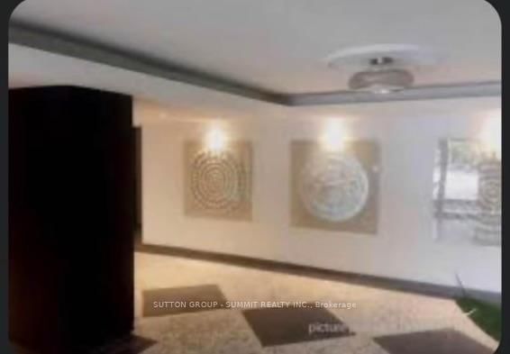 105 Raglan Avenue - Photo 3