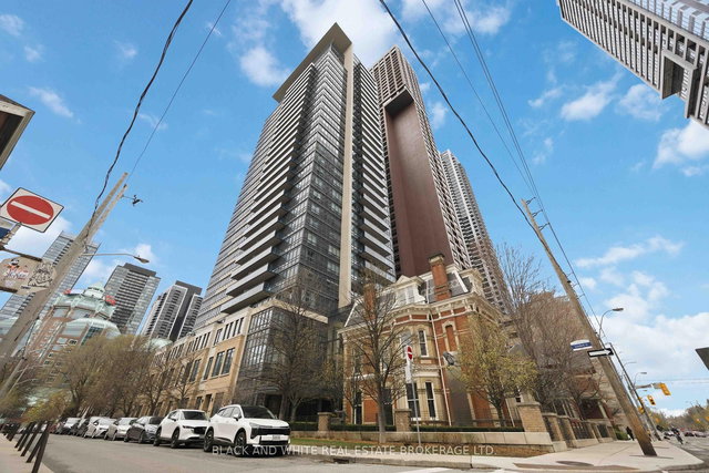 909 - 28 Linden Street