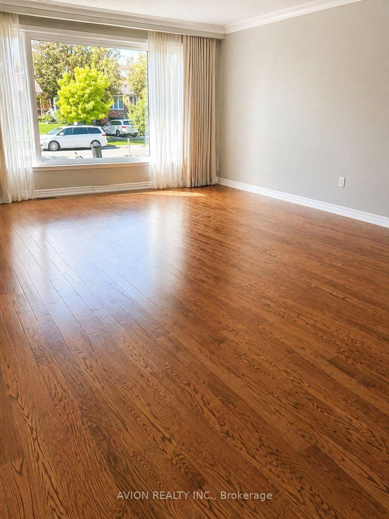 45 Greyhound Dr, Toronto, M2H 1K2 | Image 2